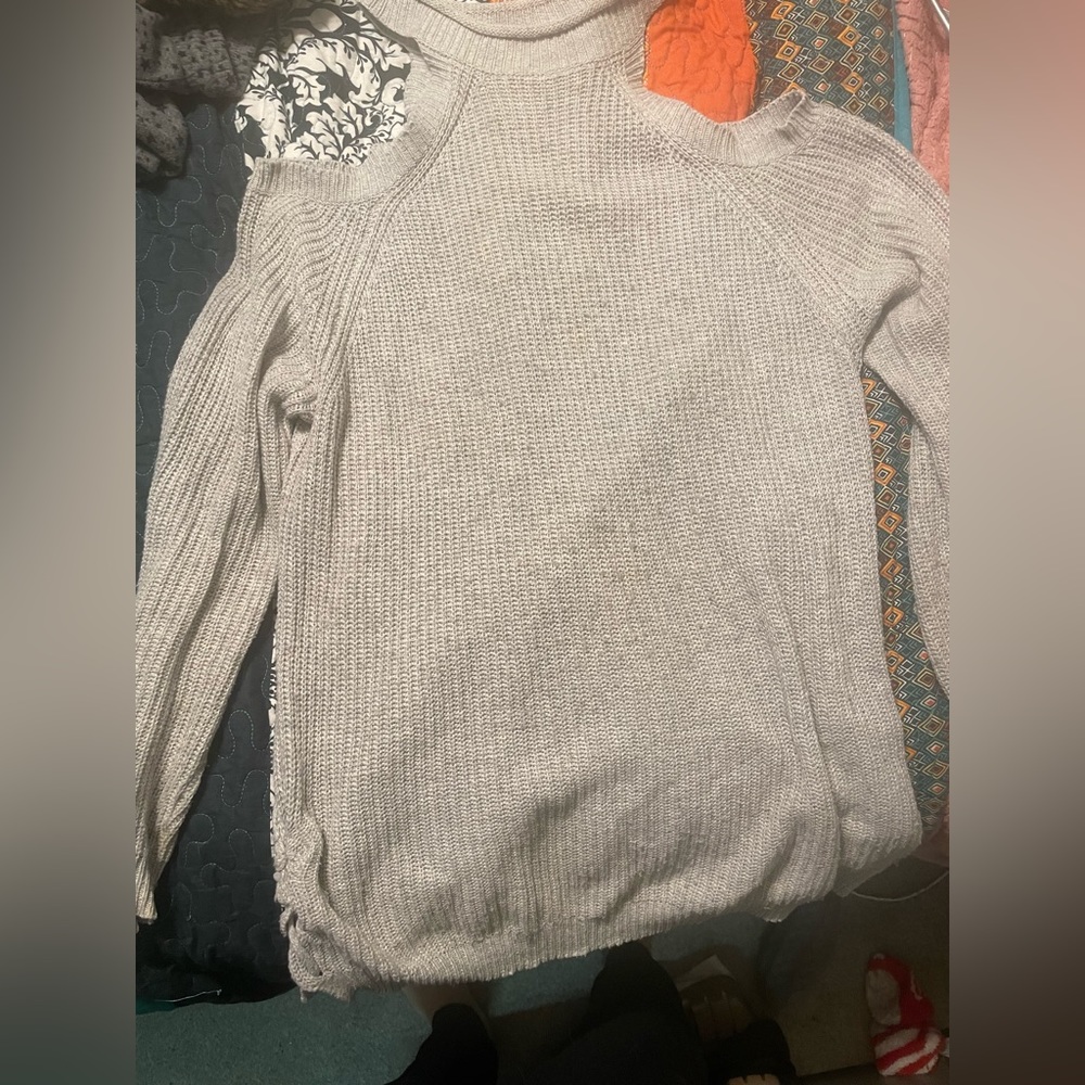 Cut out shoulder lite grey sweater w cinched sides
